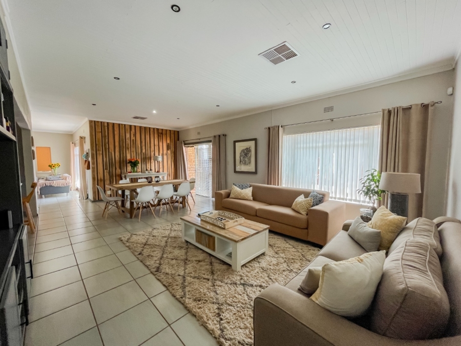 4 Bedroom Property for Sale in Hillcrest Northern Cape
